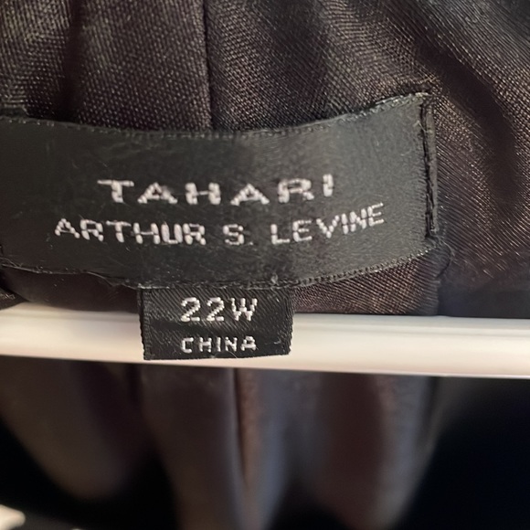 22W Tahari Black and White Stripped Dress - Picture 2 of 3